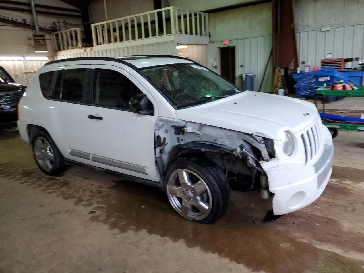 Photo 3 VIN: 1J8FT57W08D537697 - JEEP COMPASS 