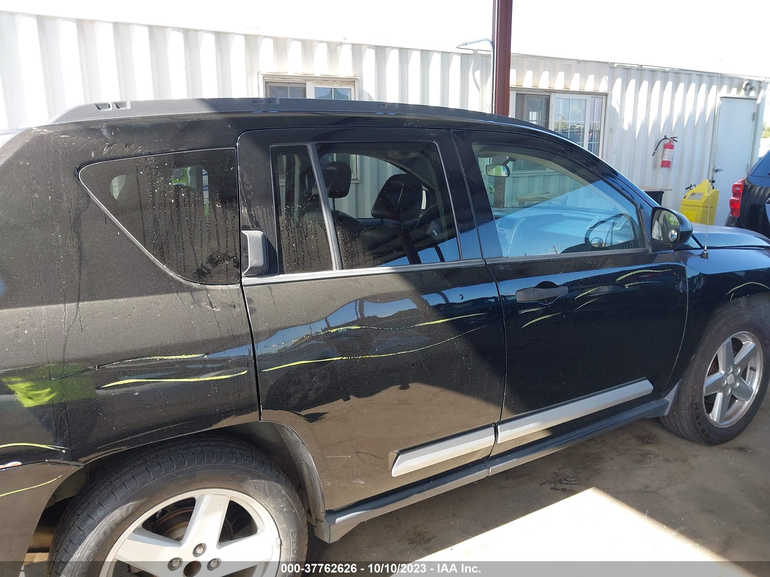 Photo 5 VIN: 1J8FT57W57D261404 - JEEP COMPASS 