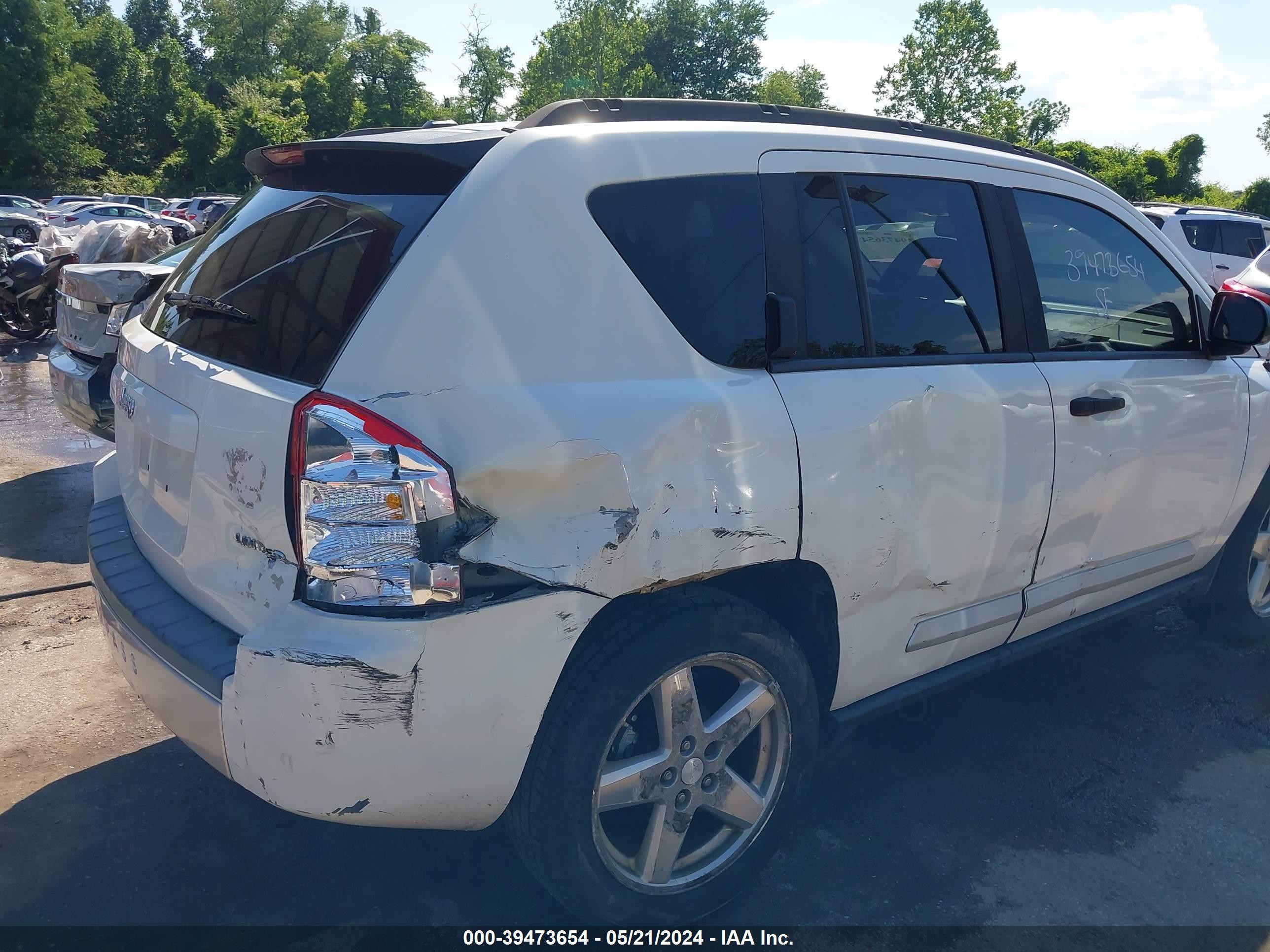 Photo 17 VIN: 1J8FT57W88D663919 - JEEP COMPASS 