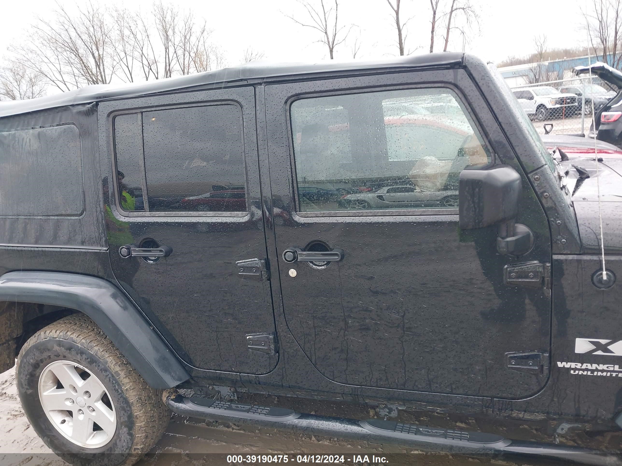 Photo 12 VIN: 1J8GA39188L547657 - JEEP WRANGLER 