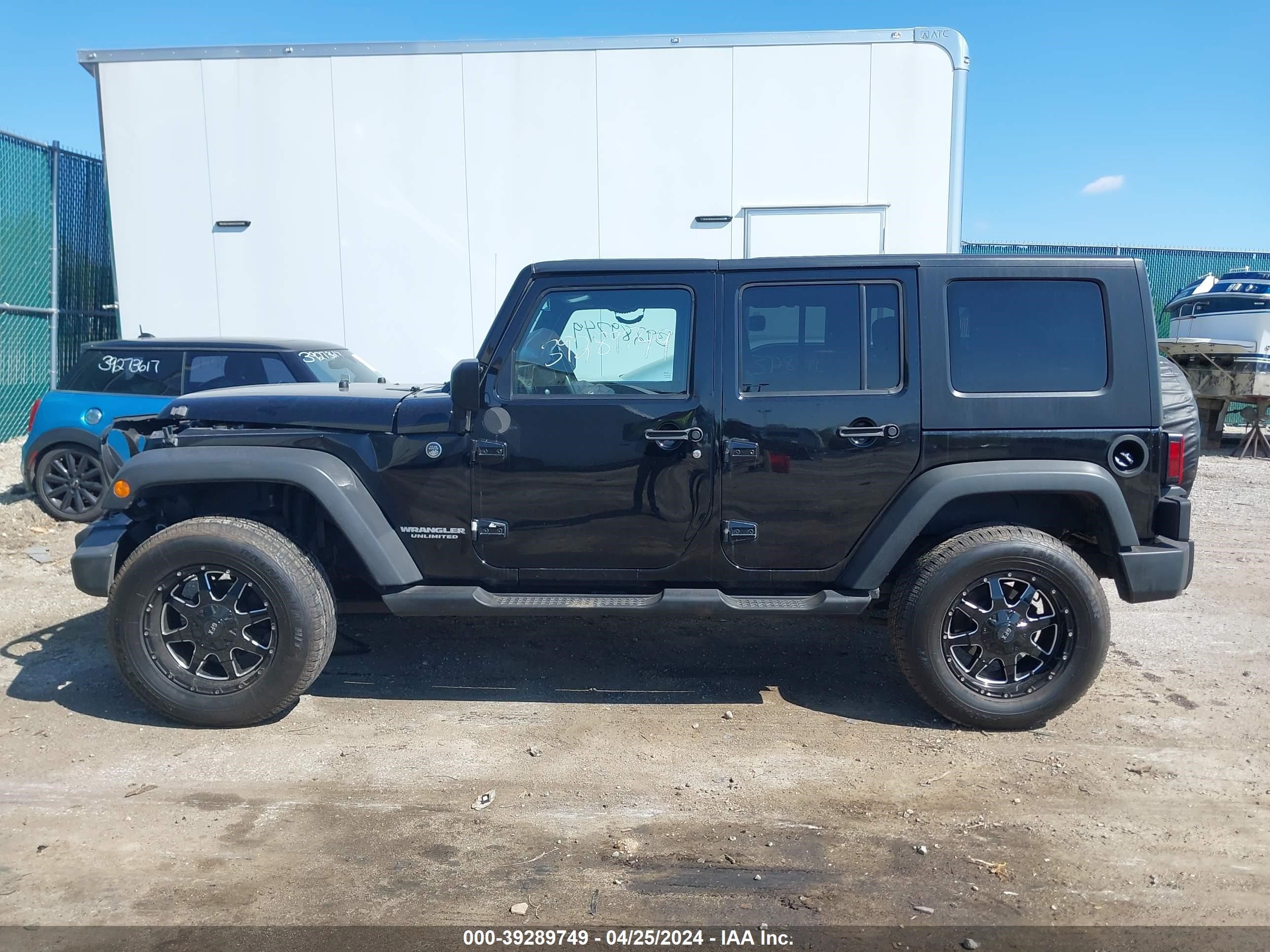 Photo 13 VIN: 1J8GA69119L720583 - JEEP WRANGLER 