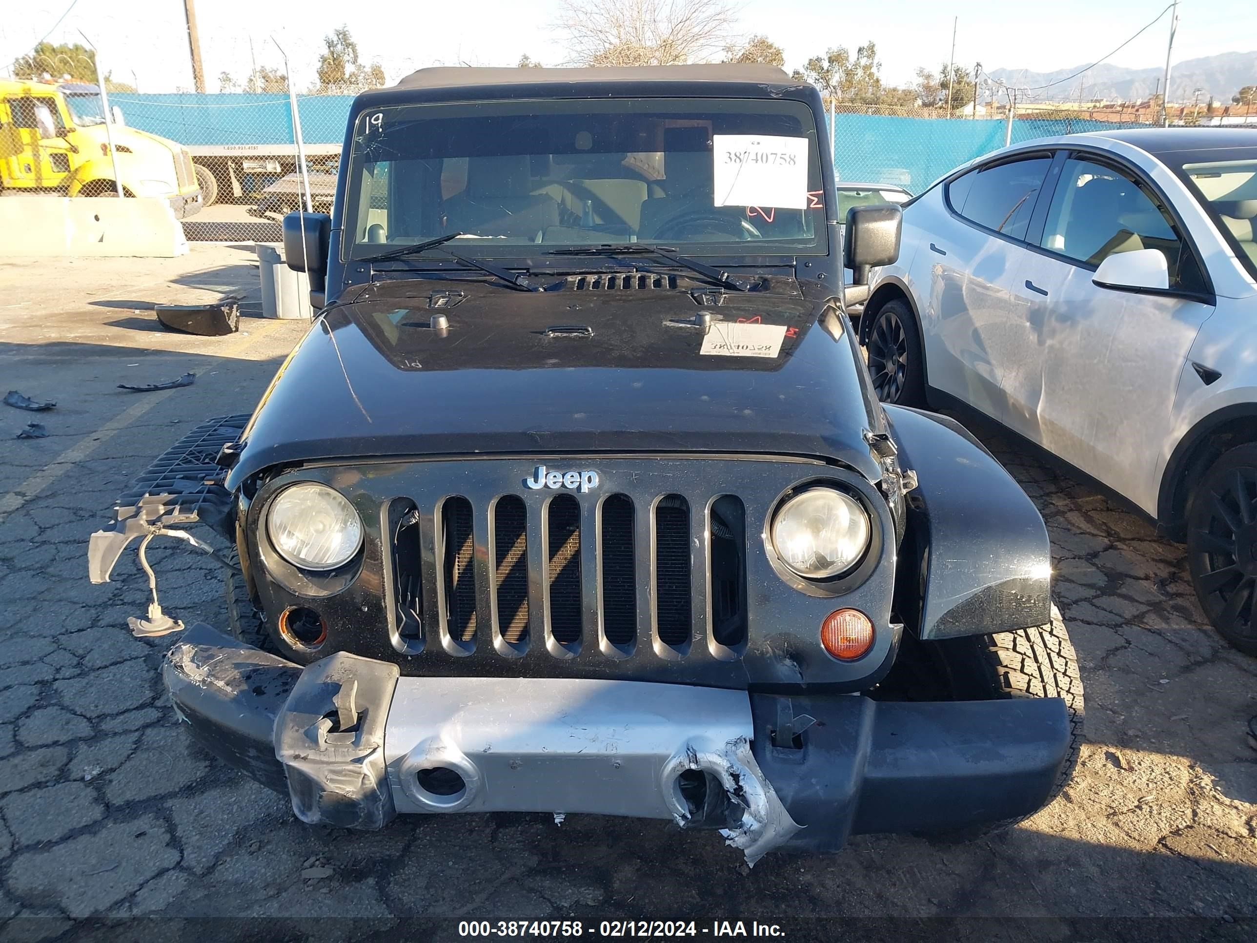 Photo 12 VIN: 1J8GB59178L589309 - JEEP WRANGLER 