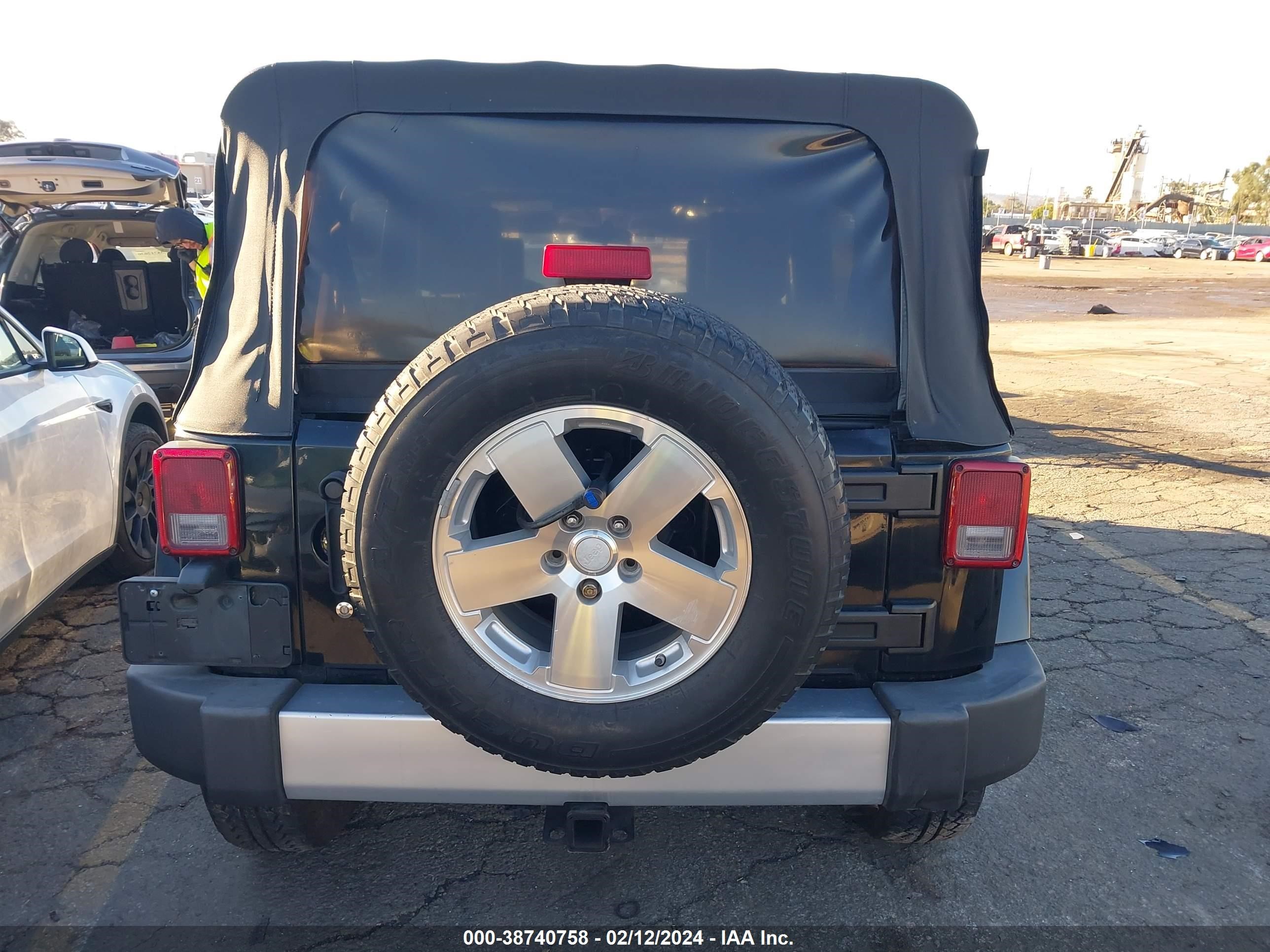 Photo 16 VIN: 1J8GB59178L589309 - JEEP WRANGLER 