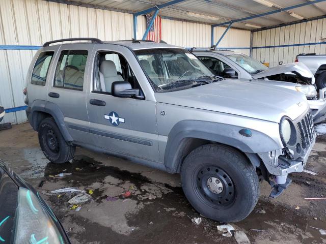 Photo 3 VIN: 1J8GL48K07W660588 - JEEP LIBERTY 