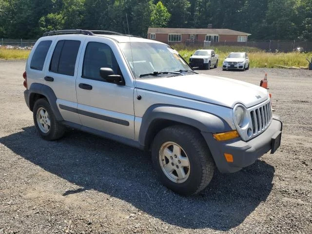 Photo 3 VIN: 1J8GL48K36W243027 - JEEP LIBERTY SP 