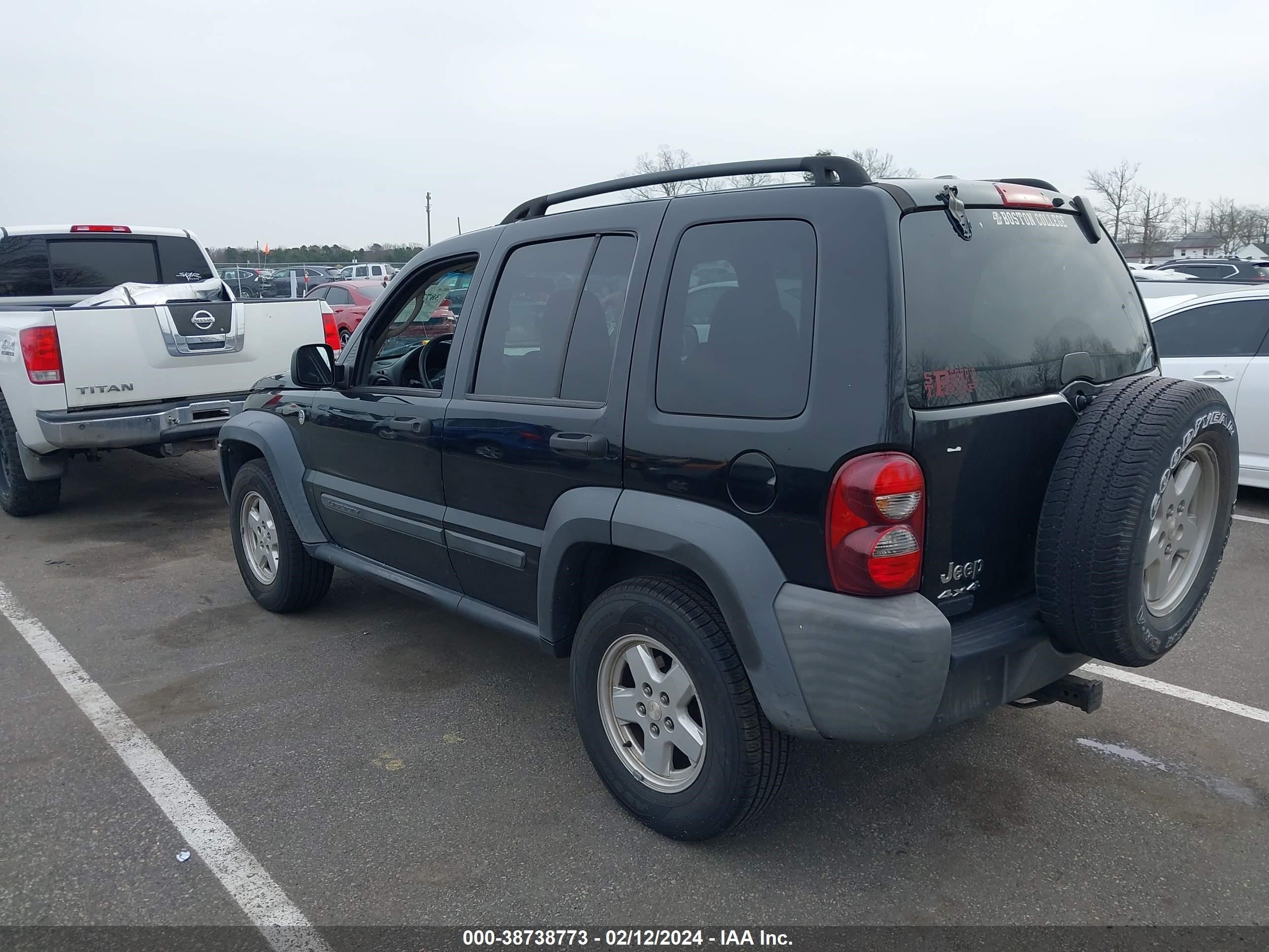 Photo 15 VIN: 1J8GL48K47W504859 - JEEP LIBERTY (NORTH AMERICA) 