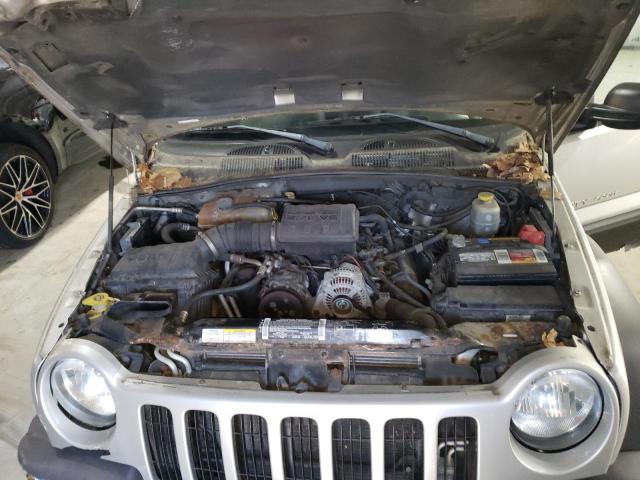 Photo 11 VIN: 1J8GL48K93W601985 - JEEP LIBERTY SP 