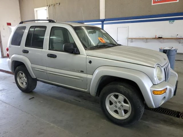 Photo 3 VIN: 1J8GL58K02W272193 - JEEP LIBERTY LI 