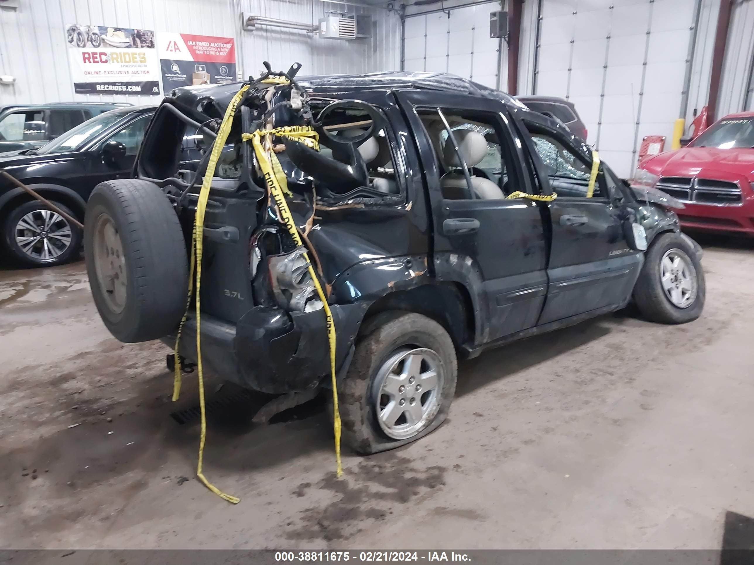 Photo 3 VIN: 1J8GL58K32W214644 - JEEP LIBERTY (NORTH AMERICA) 