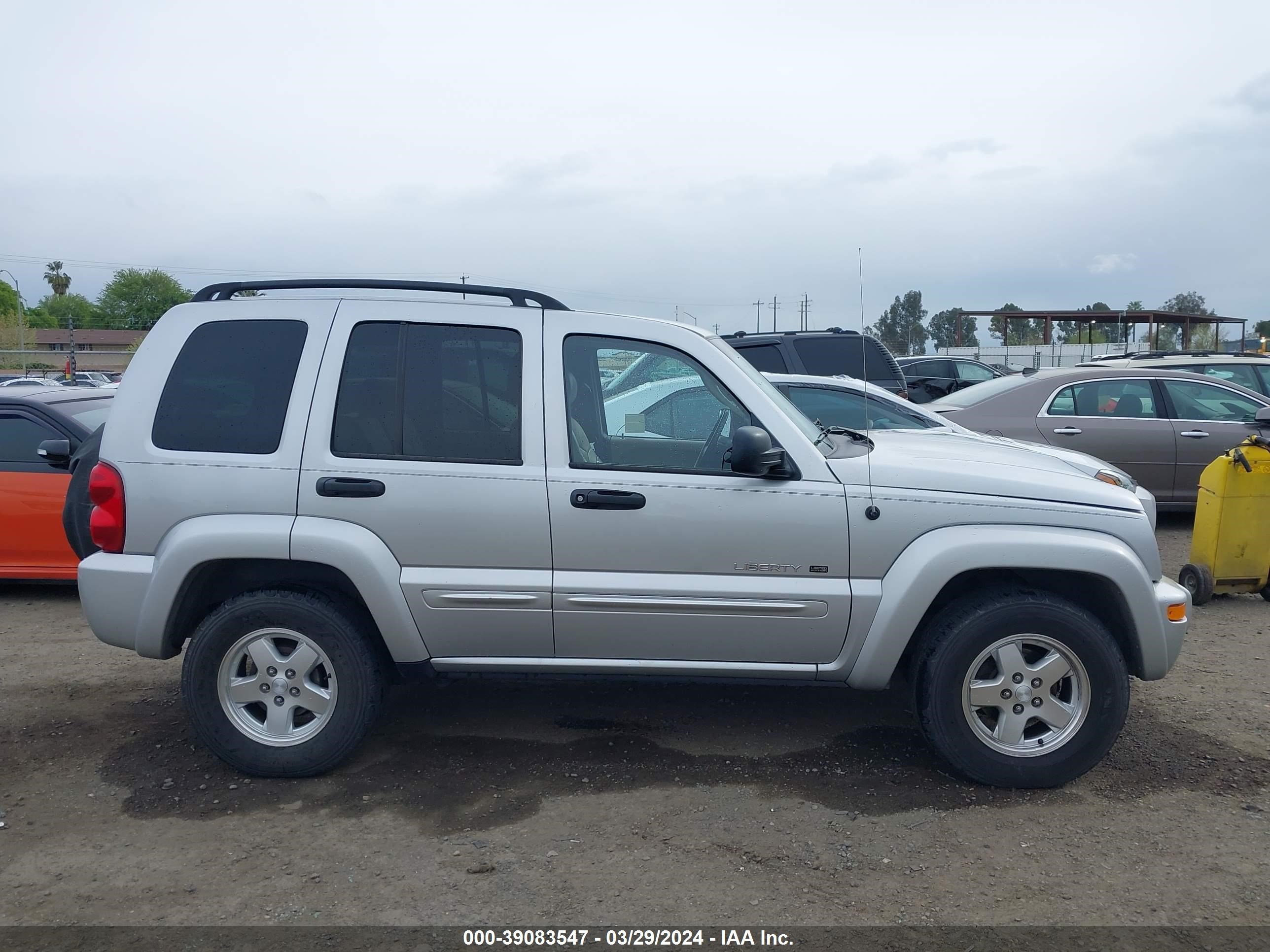 Photo 12 VIN: 1J8GL58K42W322822 - JEEP LIBERTY (NORTH AMERICA) 