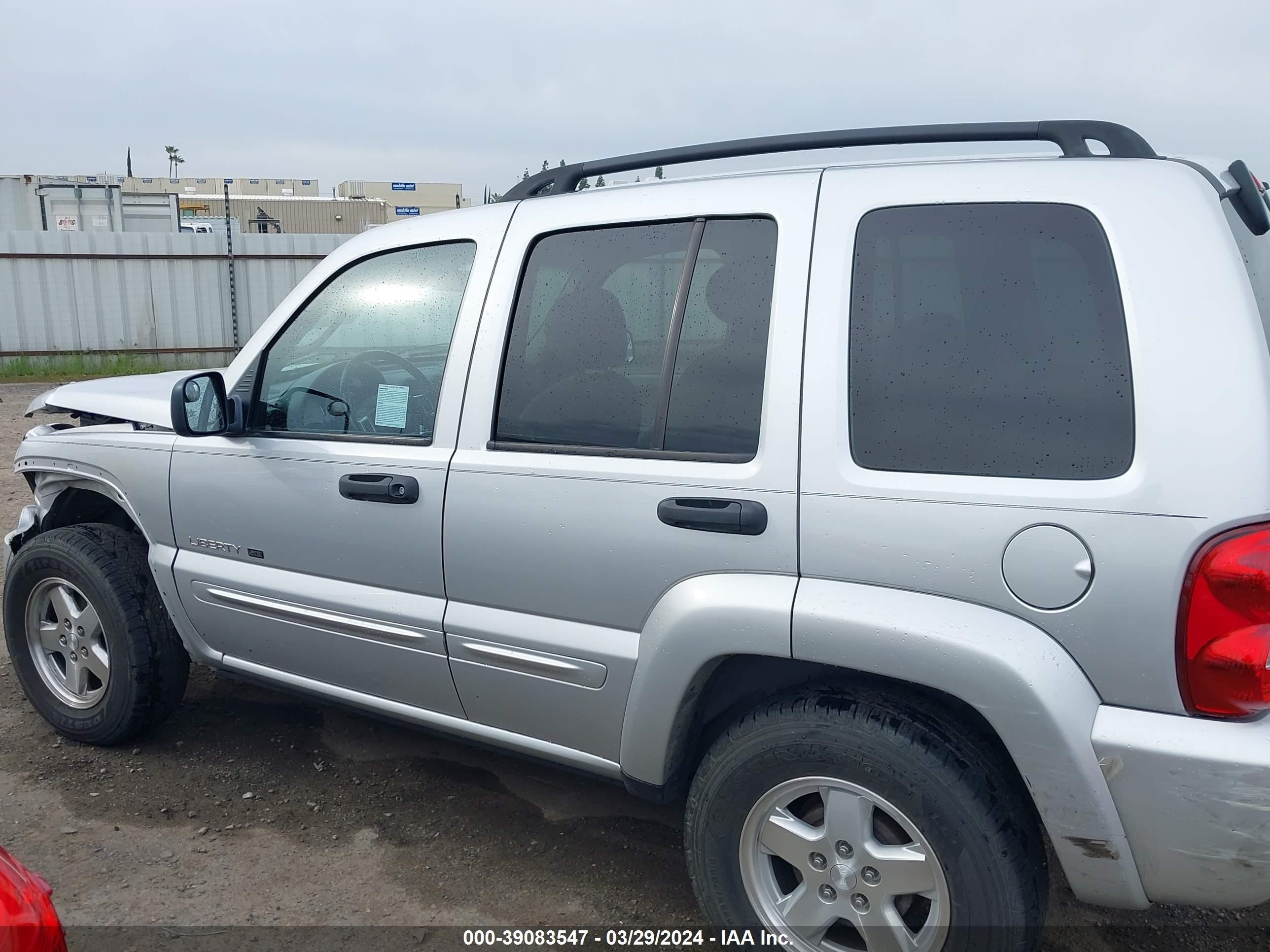 Photo 13 VIN: 1J8GL58K42W322822 - JEEP LIBERTY (NORTH AMERICA) 