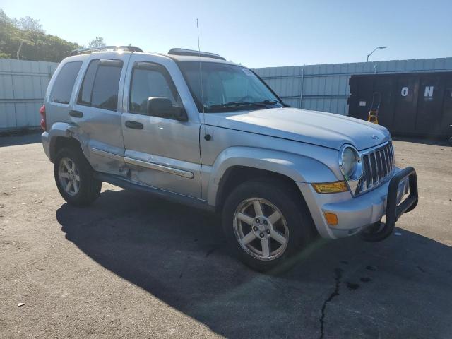 Photo 3 VIN: 1J8GL58K55W690513 - JEEP LIBERTY LI 