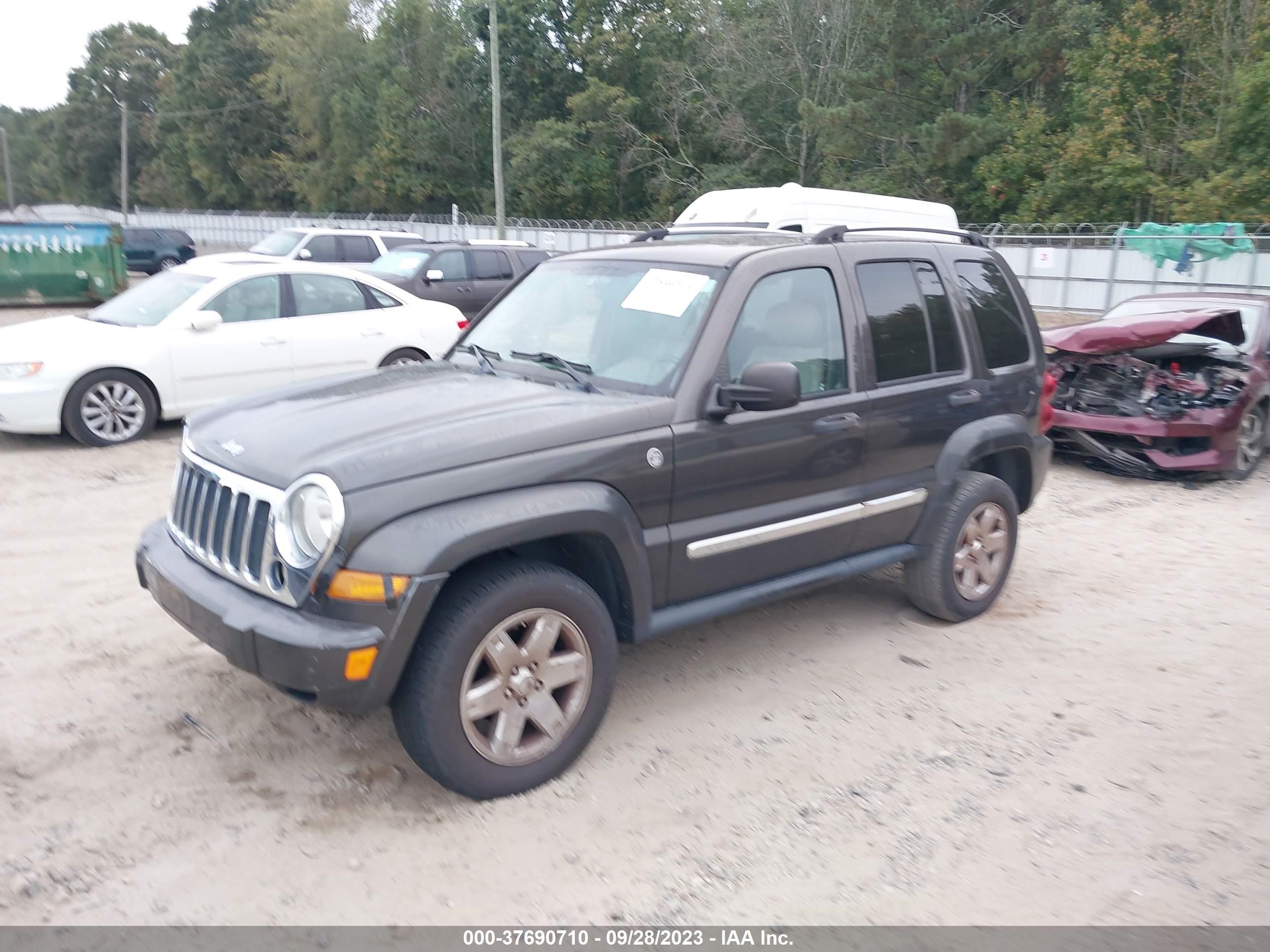 Photo 1 VIN: 1J8GL58K55W708931 - JEEP LIBERTY (NORTH AMERICA) 