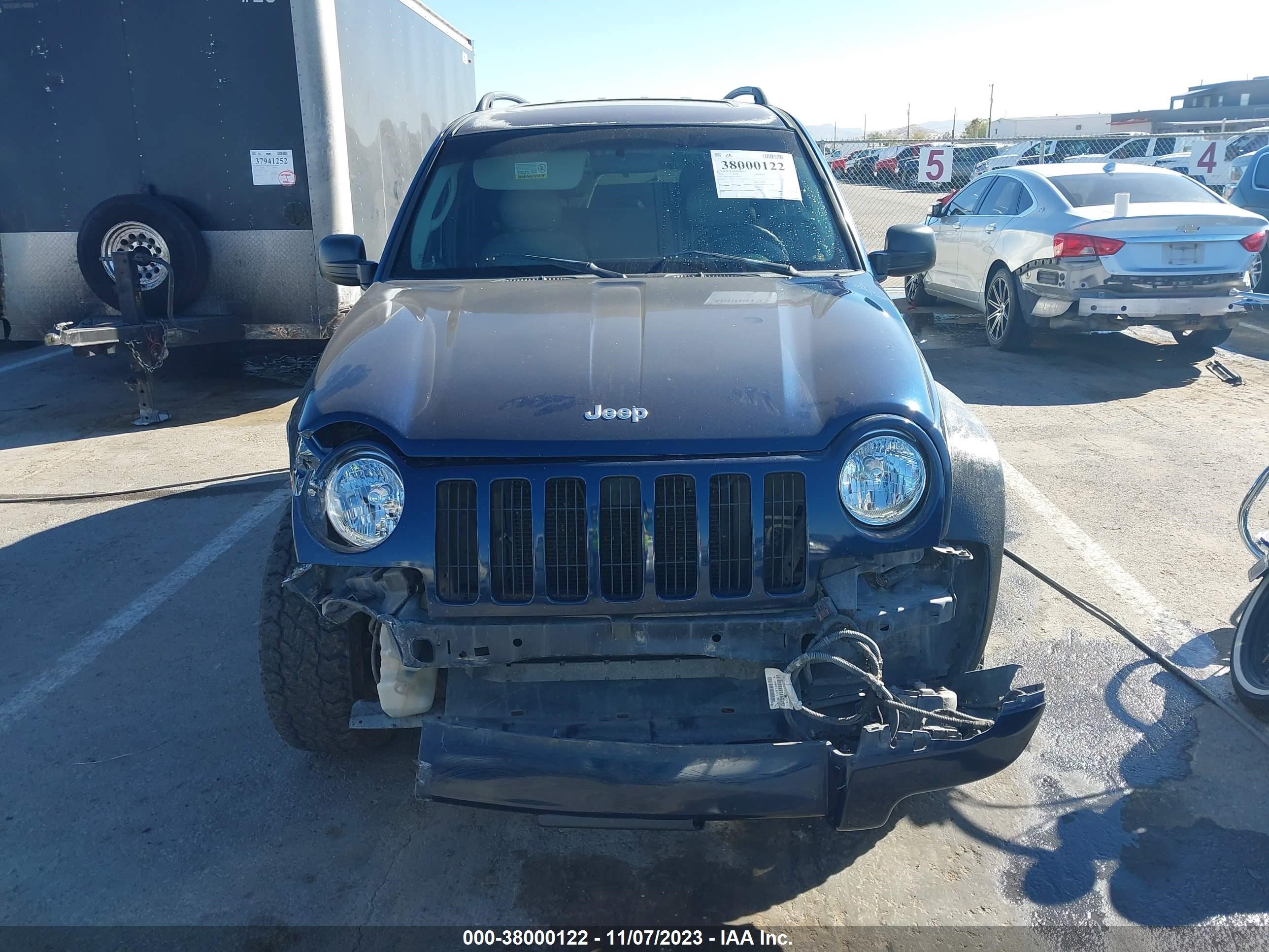 Photo 11 VIN: 1J8GL58KX2W294167 - JEEP LIBERTY (NORTH AMERICA) 