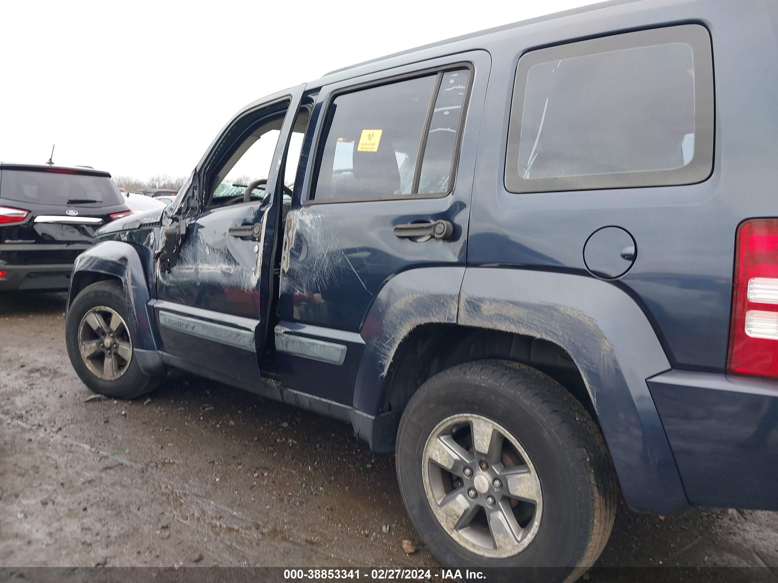 Photo 16 VIN: 1J8GN28K08W143341 - JEEP LIBERTY (NORTH AMERICA) 