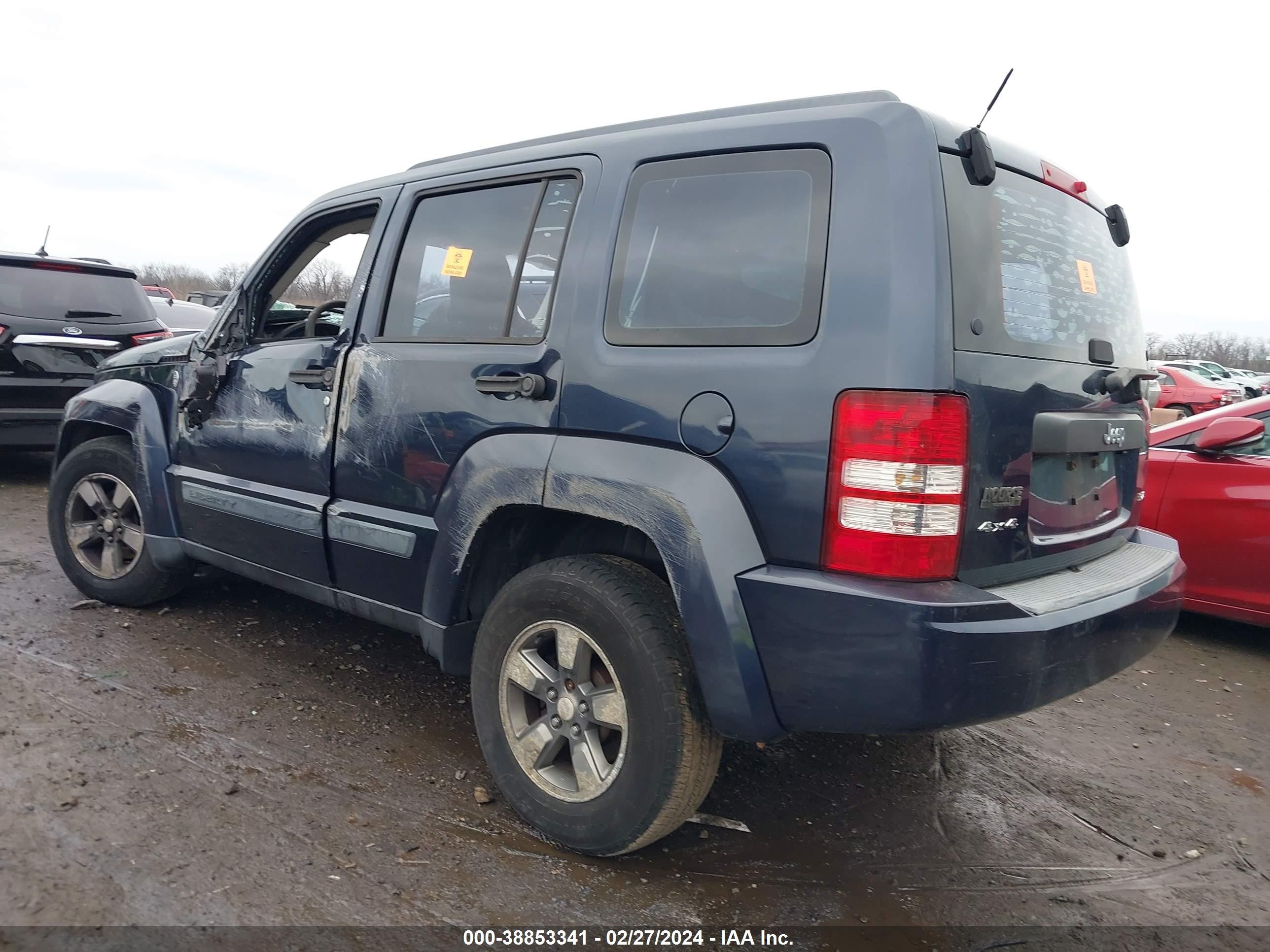 Photo 2 VIN: 1J8GN28K08W143341 - JEEP LIBERTY (NORTH AMERICA) 