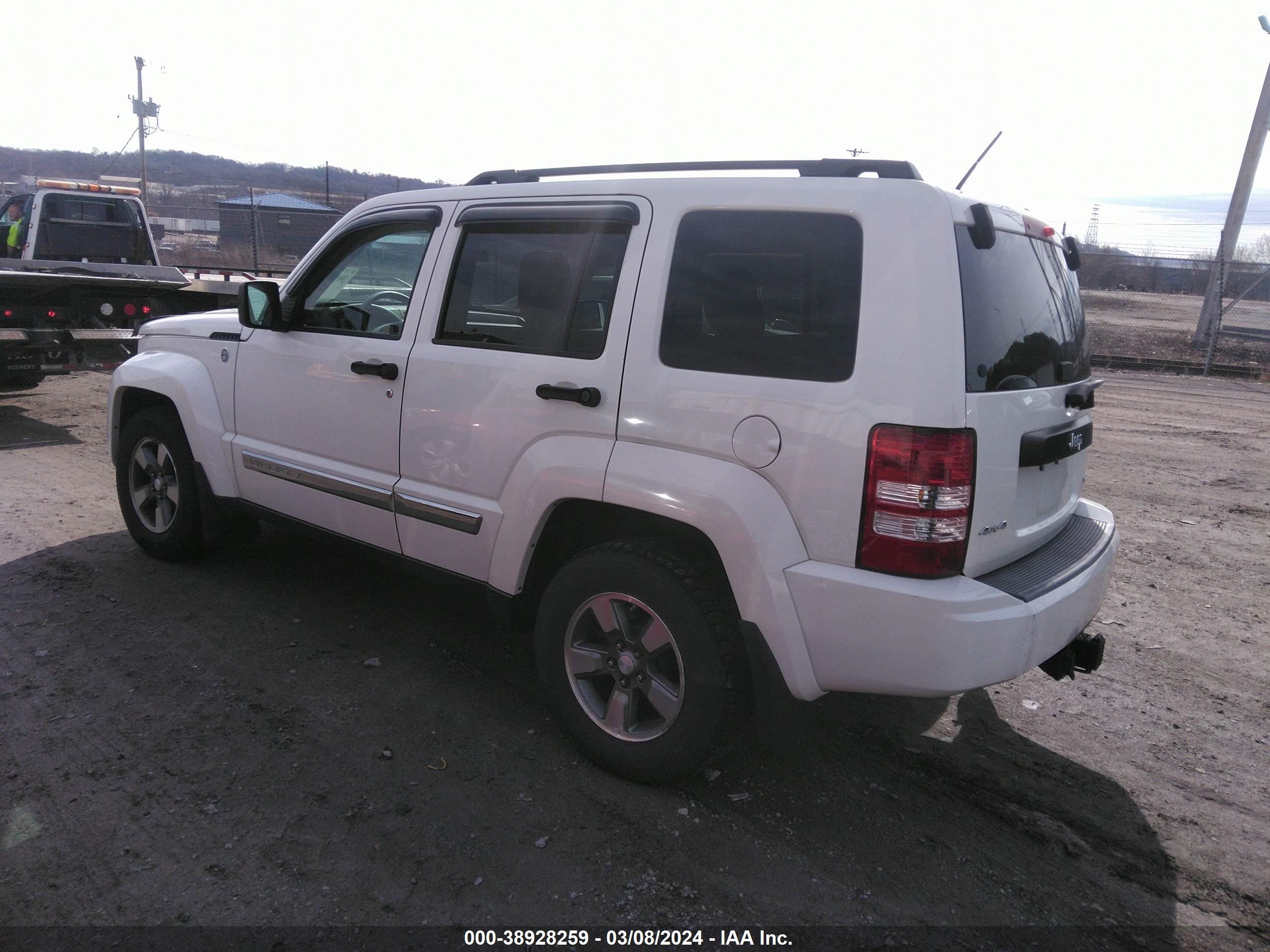 Photo 2 VIN: 1J8GN28K08W154923 - JEEP LIBERTY (NORTH AMERICA) 