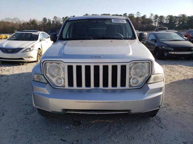 Photo 4 VIN: 1J8GN28K08W186075 - JEEP LIBERTY 