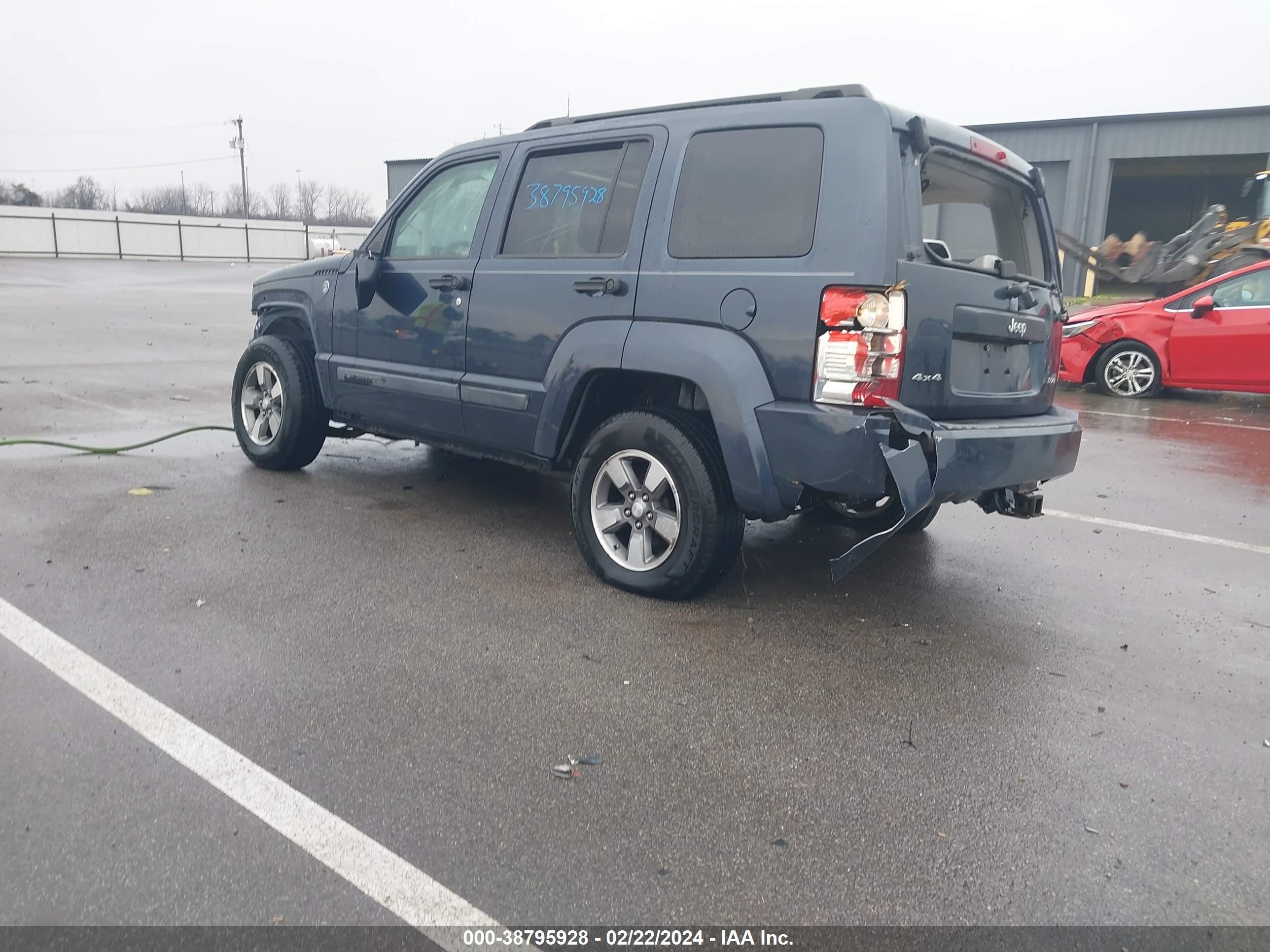 Photo 2 VIN: 1J8GN28K08W236845 - JEEP LIBERTY (NORTH AMERICA) 