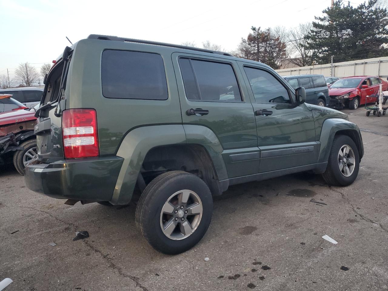 Photo 2 VIN: 1J8GN28K08W240099 - JEEP LIBERTY (NORTH AMERICA) 