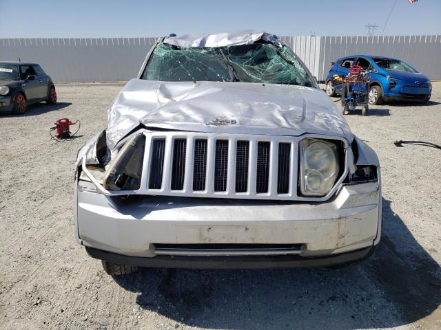 Photo 4 VIN: 1J8GN28K08W256254 - JEEP LIBERTY SP 