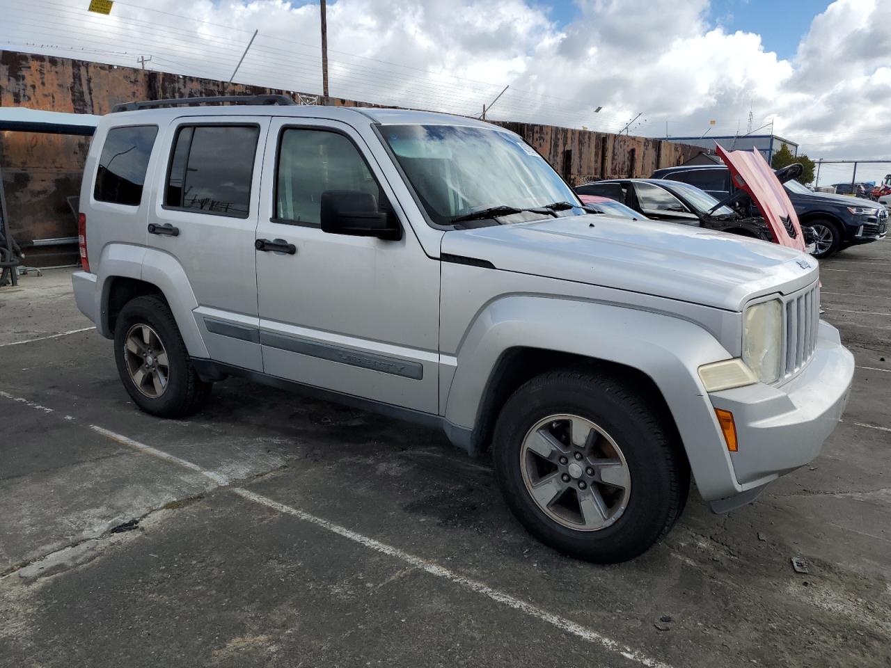 Photo 3 VIN: 1J8GN28K08W285849 - JEEP LIBERTY (NORTH AMERICA) 