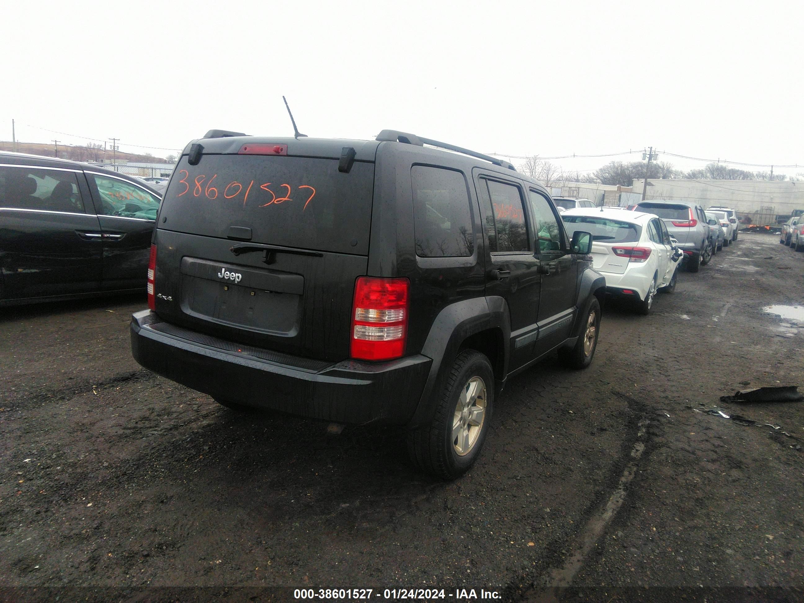 Photo 3 VIN: 1J8GN28K09W537665 - JEEP LIBERTY (NORTH AMERICA) 