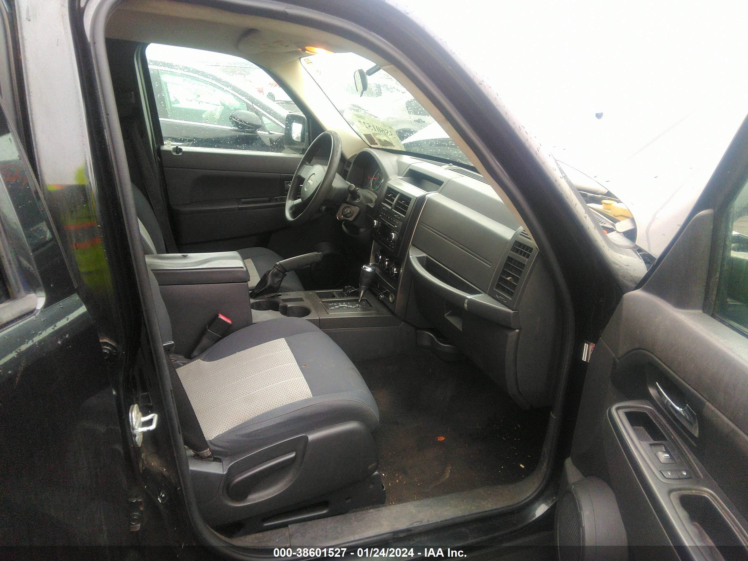 Photo 4 VIN: 1J8GN28K09W537665 - JEEP LIBERTY (NORTH AMERICA) 