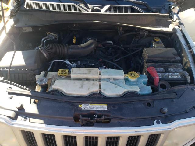 Photo 10 VIN: 1J8GN28K18W187526 - JEEP LIBERTY 