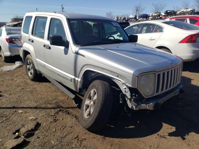 Photo 3 VIN: 1J8GN28K18W187526 - JEEP LIBERTY 