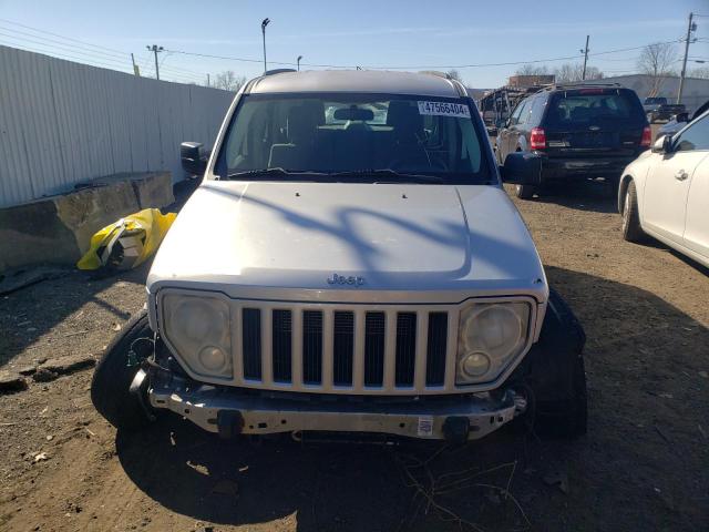 Photo 4 VIN: 1J8GN28K18W187526 - JEEP LIBERTY 