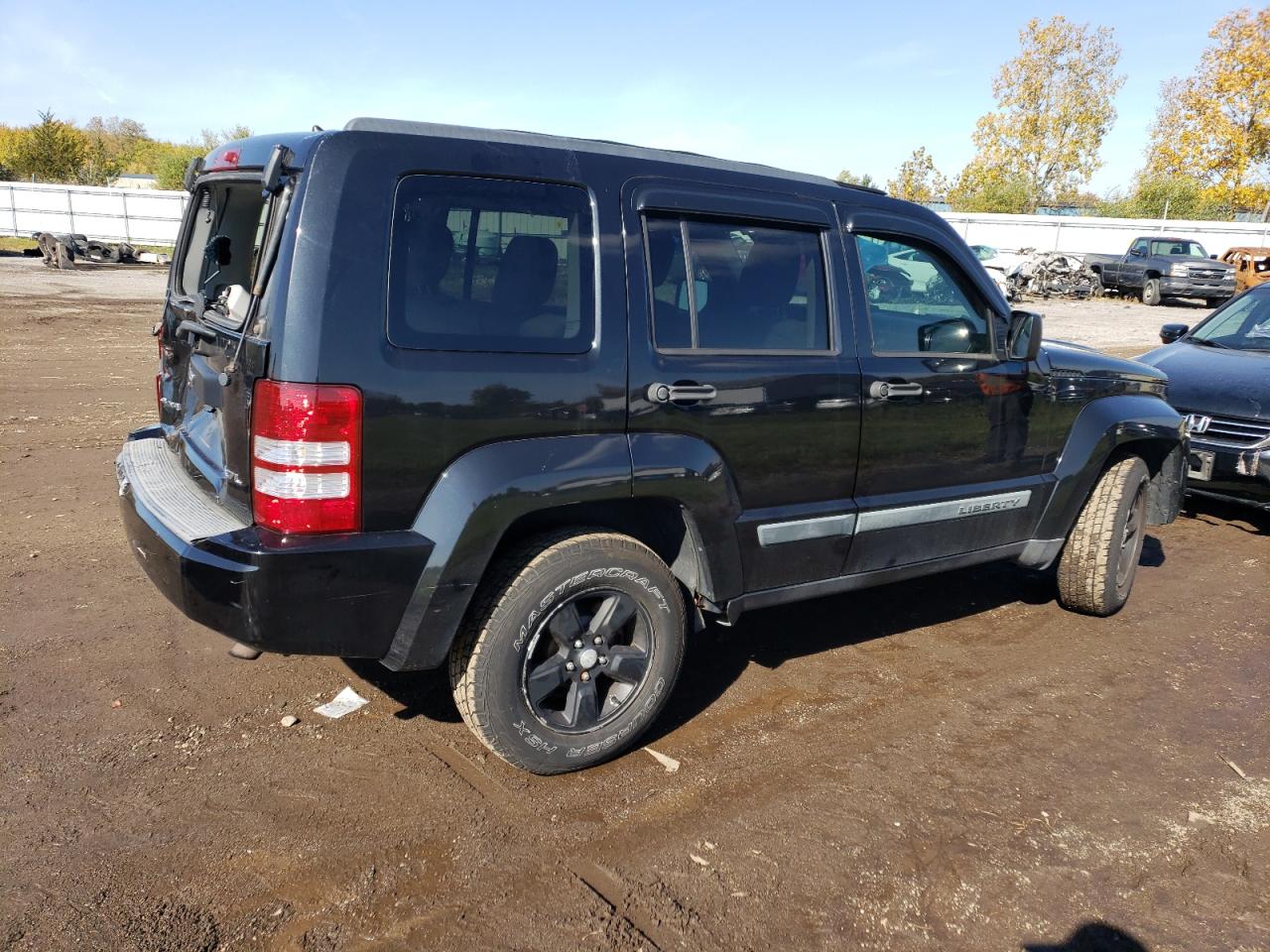 Photo 2 VIN: 1J8GN28K18W258224 - JEEP LIBERTY (NORTH AMERICA) 