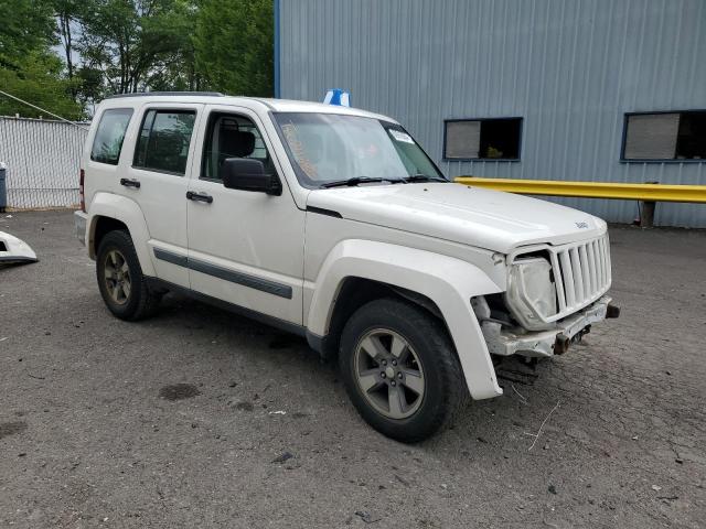 Photo 3 VIN: 1J8GN28K18W277355 - JEEP LIBERTY 