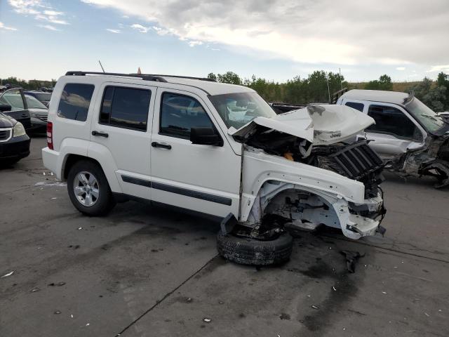 Photo 3 VIN: 1J8GN28K19W549002 - JEEP LIBERTY 