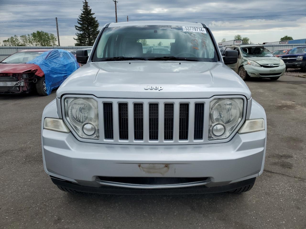 Photo 4 VIN: 1J8GN28K28W140750 - JEEP LIBERTY (NORTH AMERICA) 