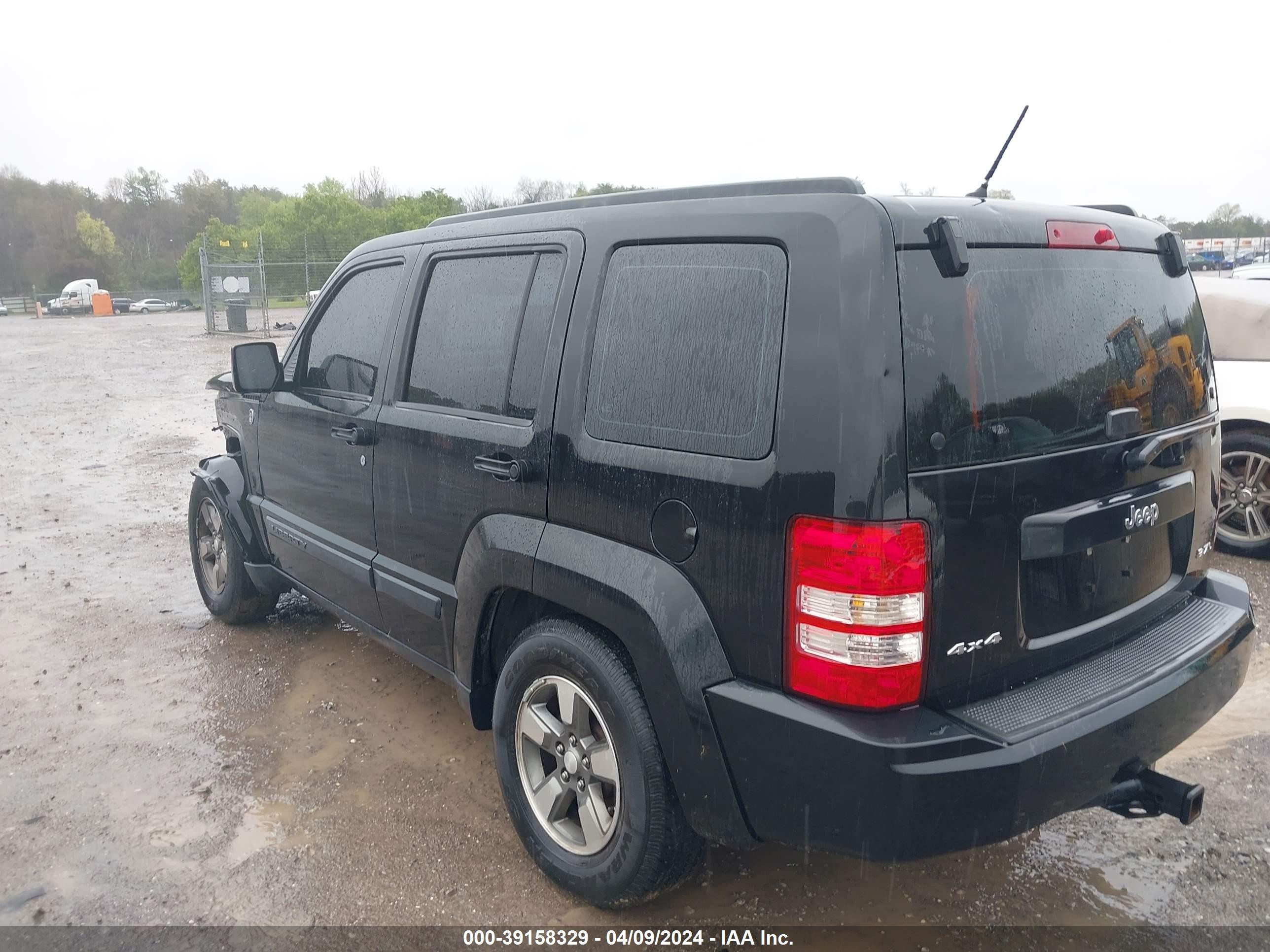 Photo 2 VIN: 1J8GN28K28W200204 - JEEP LIBERTY (NORTH AMERICA) 