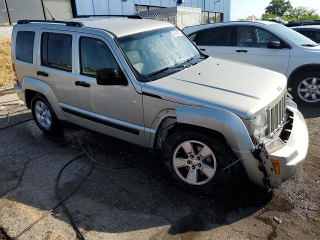 Photo 3 VIN: 1J8GN28K29W519362 - JEEP LIBERTY 