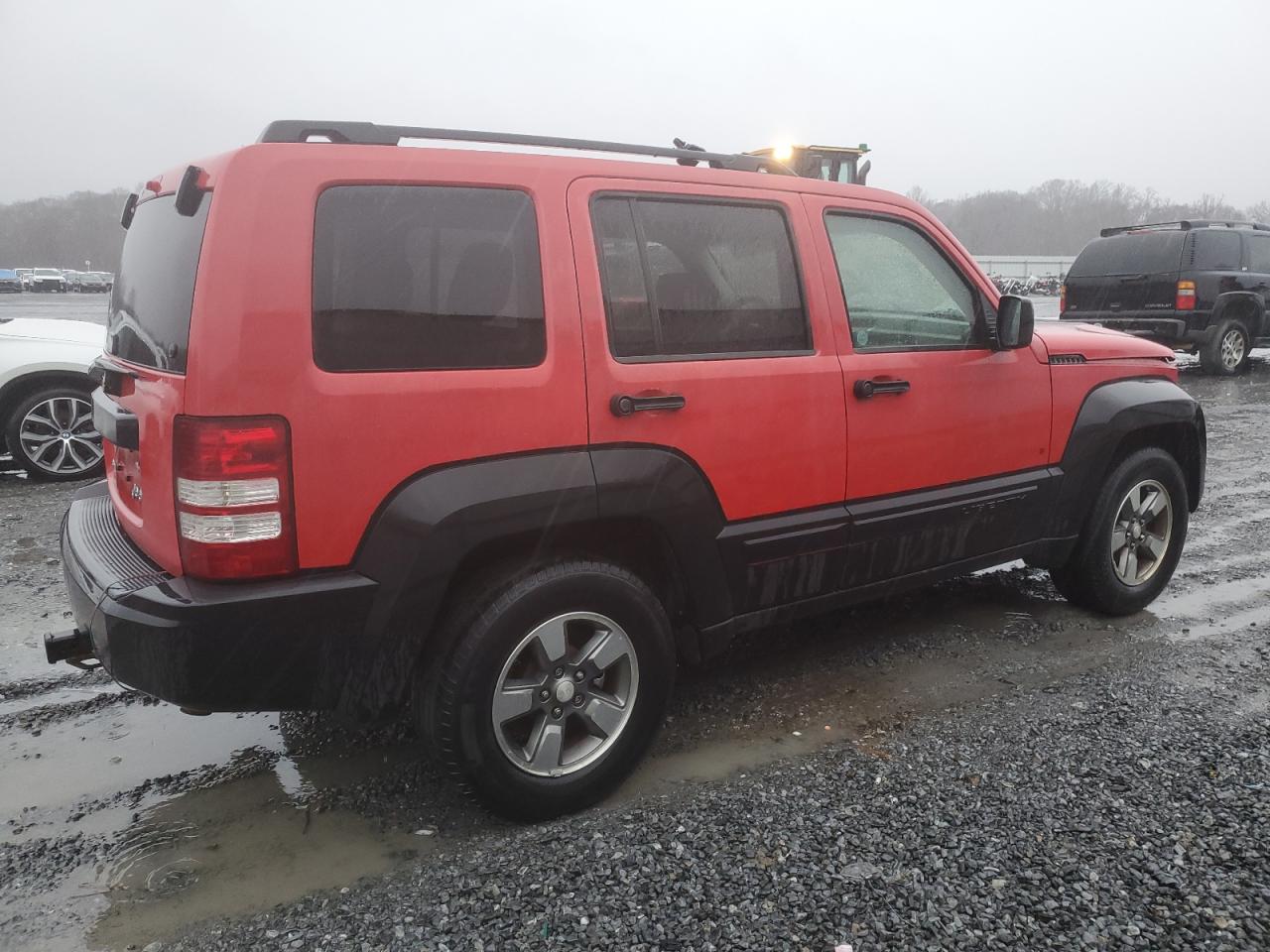 Photo 2 VIN: 1J8GN28K38W103061 - JEEP LIBERTY (NORTH AMERICA) 