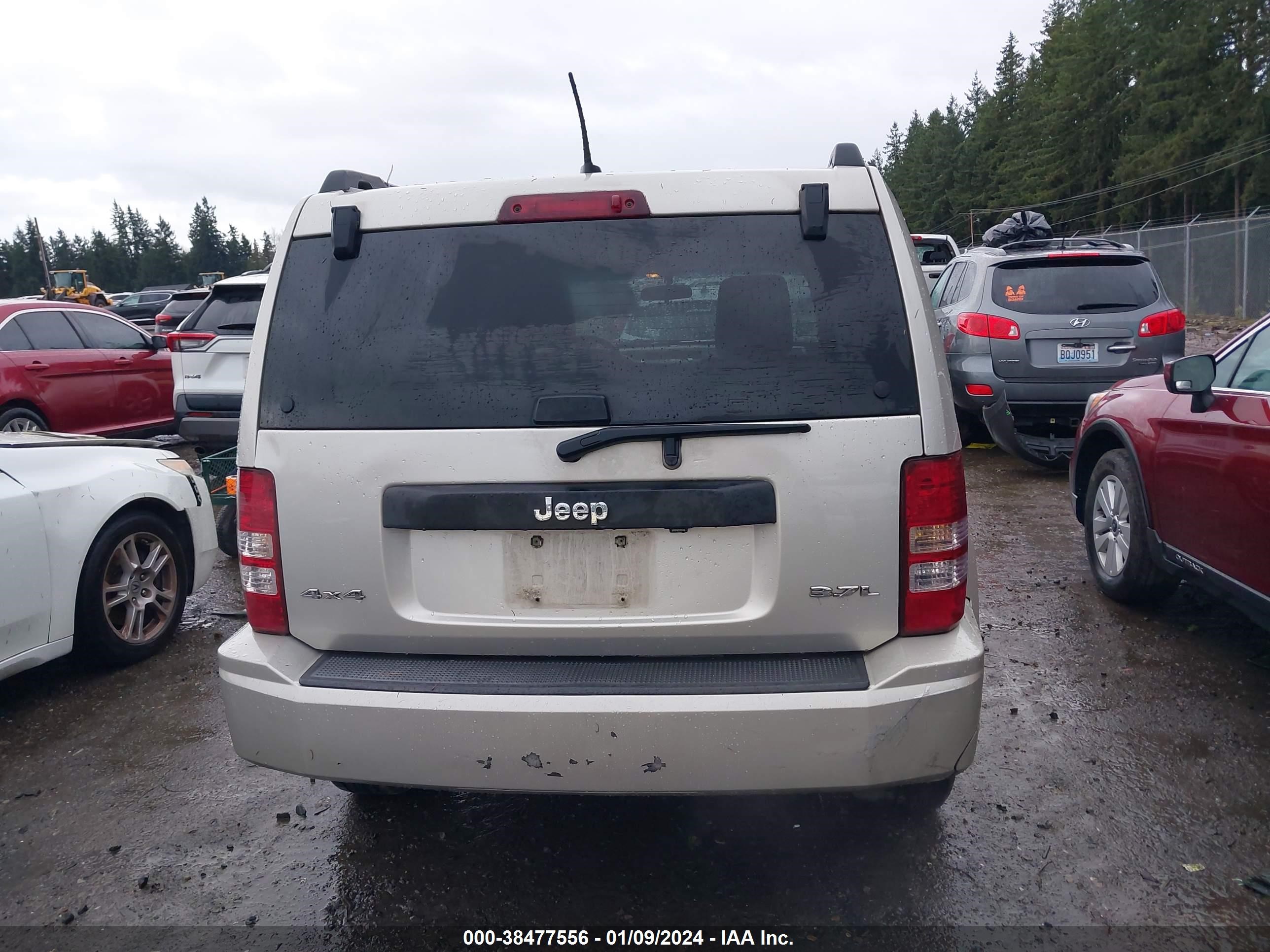 Photo 15 VIN: 1J8GN28K38W179170 - JEEP LIBERTY (NORTH AMERICA) 