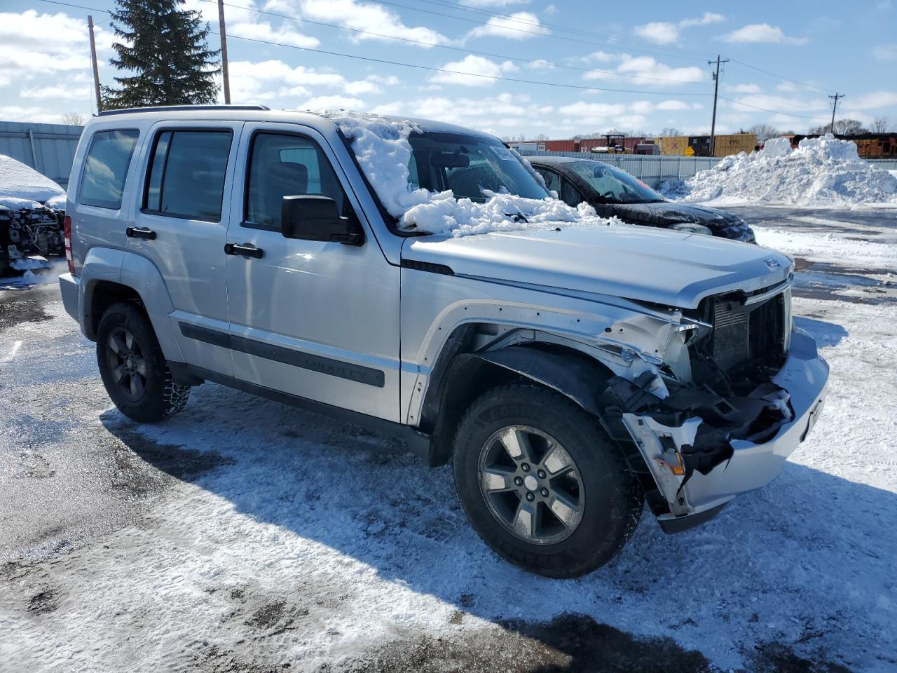 Photo 3 VIN: 1J8GN28K38W194719 - JEEP LIBERTY (NORTH AMERICA) 