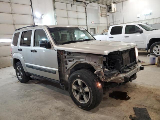 Photo 3 VIN: 1J8GN28K38W248939 - JEEP LIBERTY 