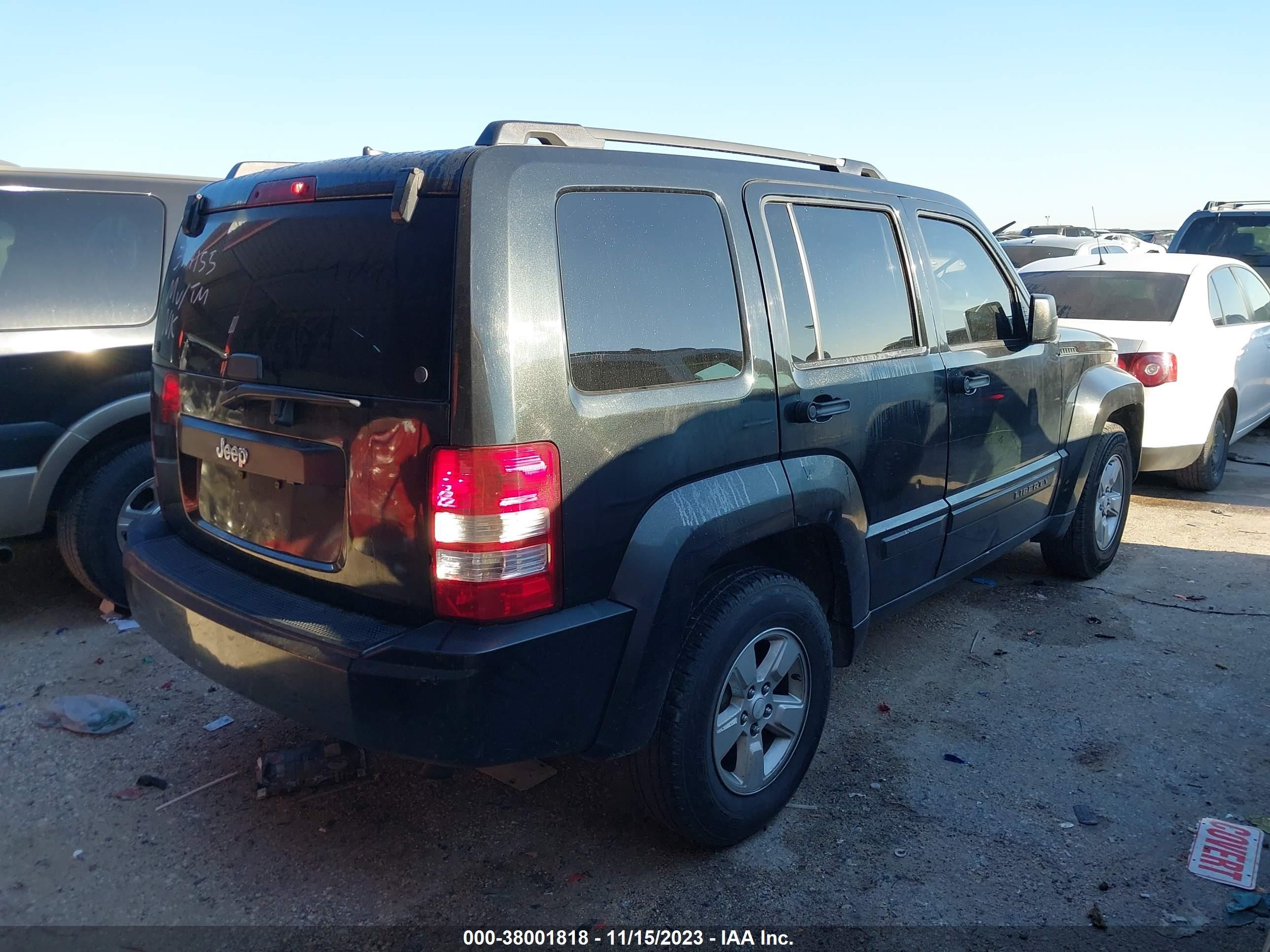 Photo 3 VIN: 1J8GN28K39W529155 - JEEP LIBERTY (NORTH AMERICA) 