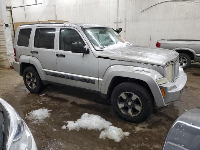 Photo 3 VIN: 1J8GN28K48W133556 - JEEP LIBERTY SP 