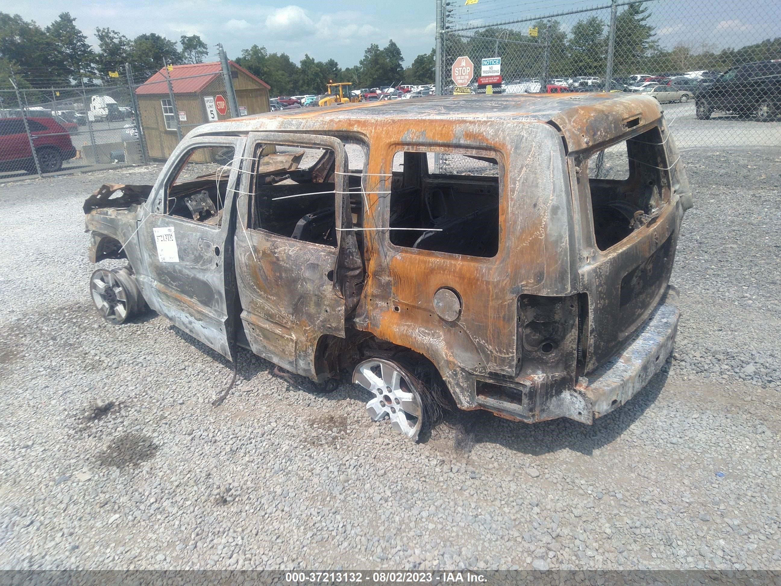 Photo 2 VIN: 1J8GN28K48W182143 - JEEP LIBERTY (NORTH AMERICA) 