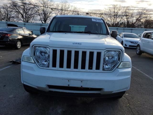 Photo 4 VIN: 1J8GN28K48W188010 - JEEP LIBERTY 