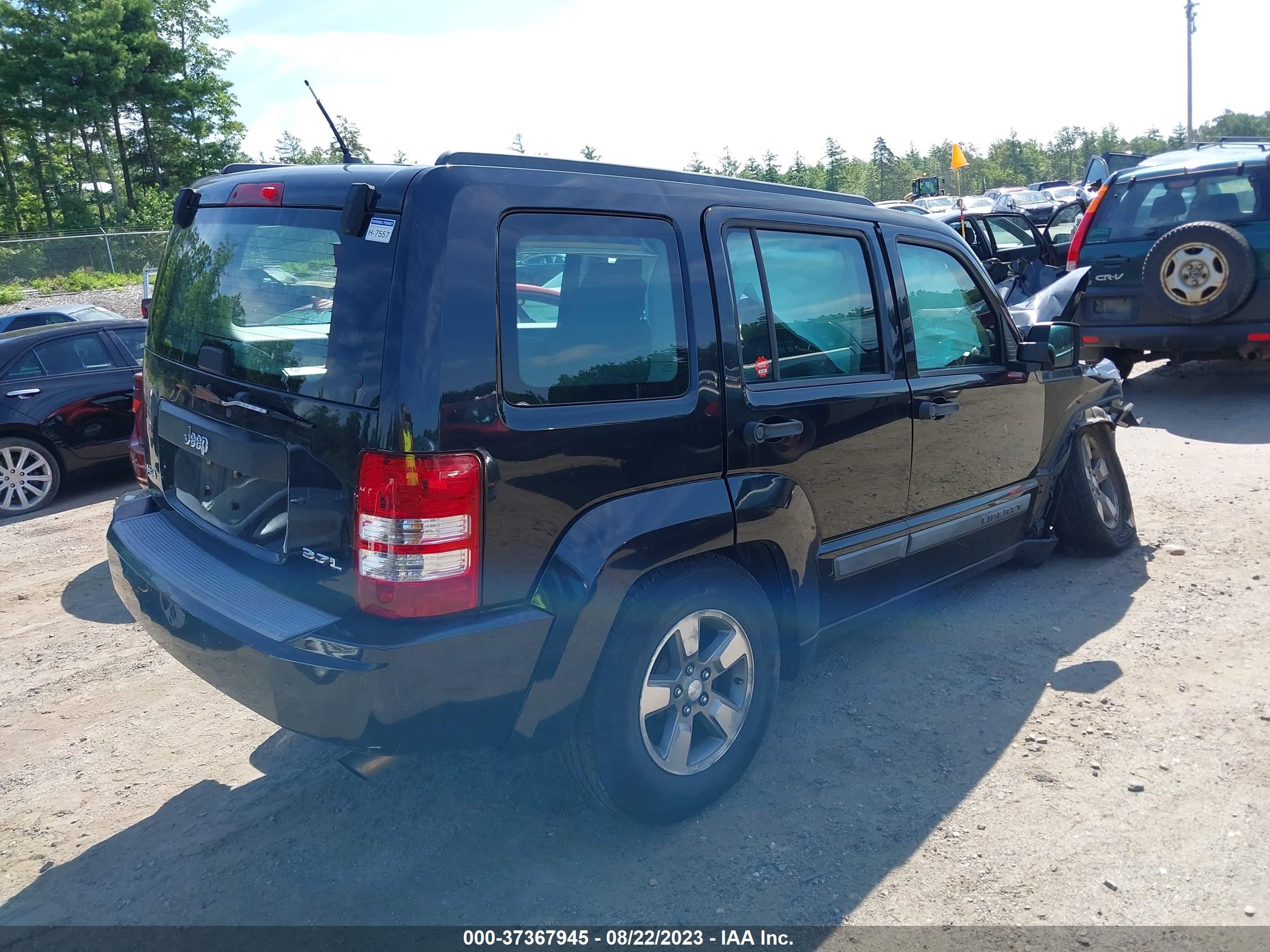 Photo 3 VIN: 1J8GN28K48W200348 - JEEP LIBERTY (NORTH AMERICA) 