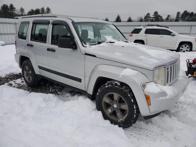 Photo 3 VIN: 1J8GN28K58W105782 - JEEP LIBERTY 