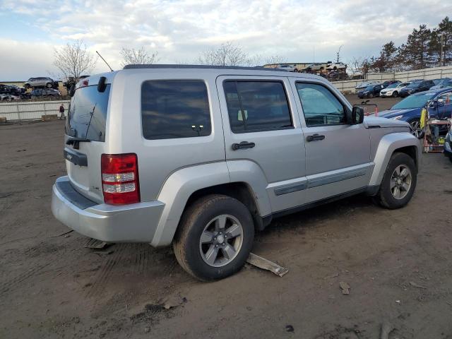 Photo 2 VIN: 1J8GN28K58W155422 - JEEP LIBERTY 