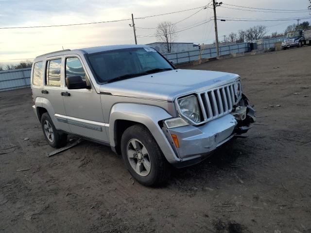 Photo 3 VIN: 1J8GN28K58W155422 - JEEP LIBERTY 