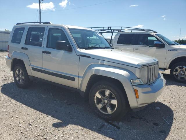 Photo 3 VIN: 1J8GN28K58W257786 - JEEP LIBERTY 